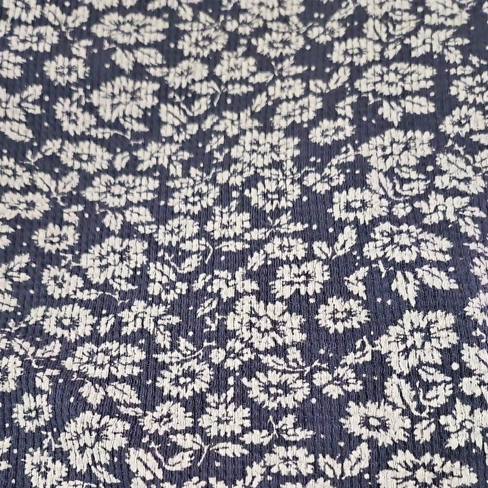 Levi's Navy and White Floral Blouse - Picture 3 of 3